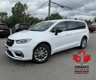 White 2025 Chrysler Pacifica Minivan All-Wheel Drive 9-Speed Automatic