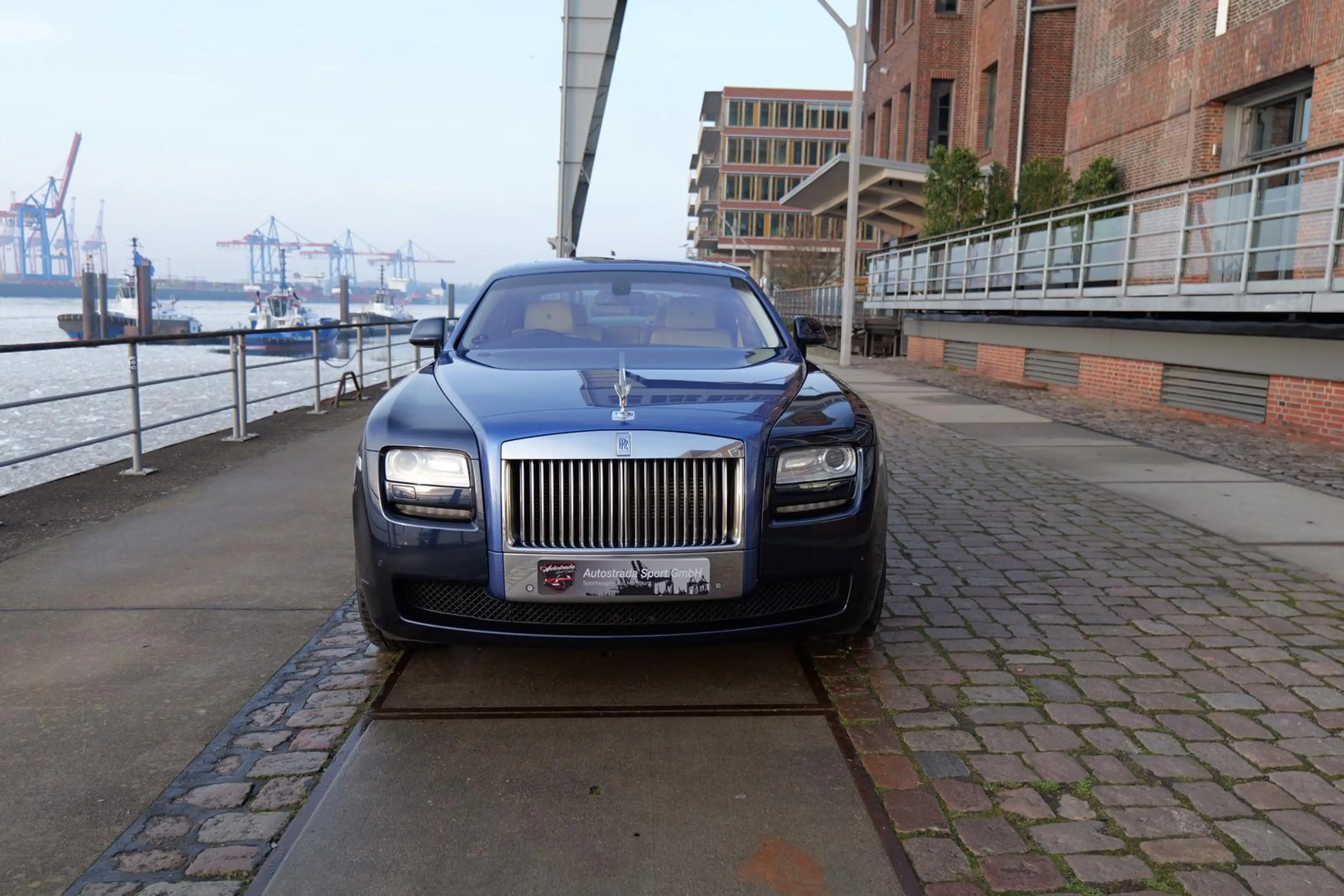 Rolls-Royce Ghost — photo 2