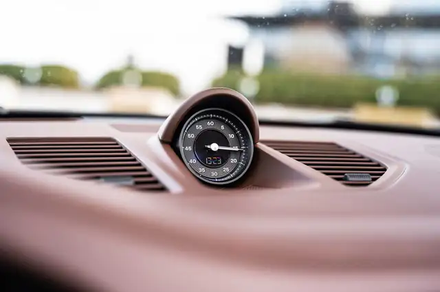 Porsche 911 view 14