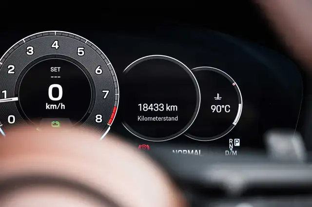 Porsche 911 view 15