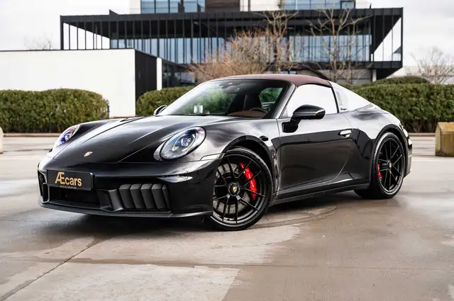 Porsche 911 view 2