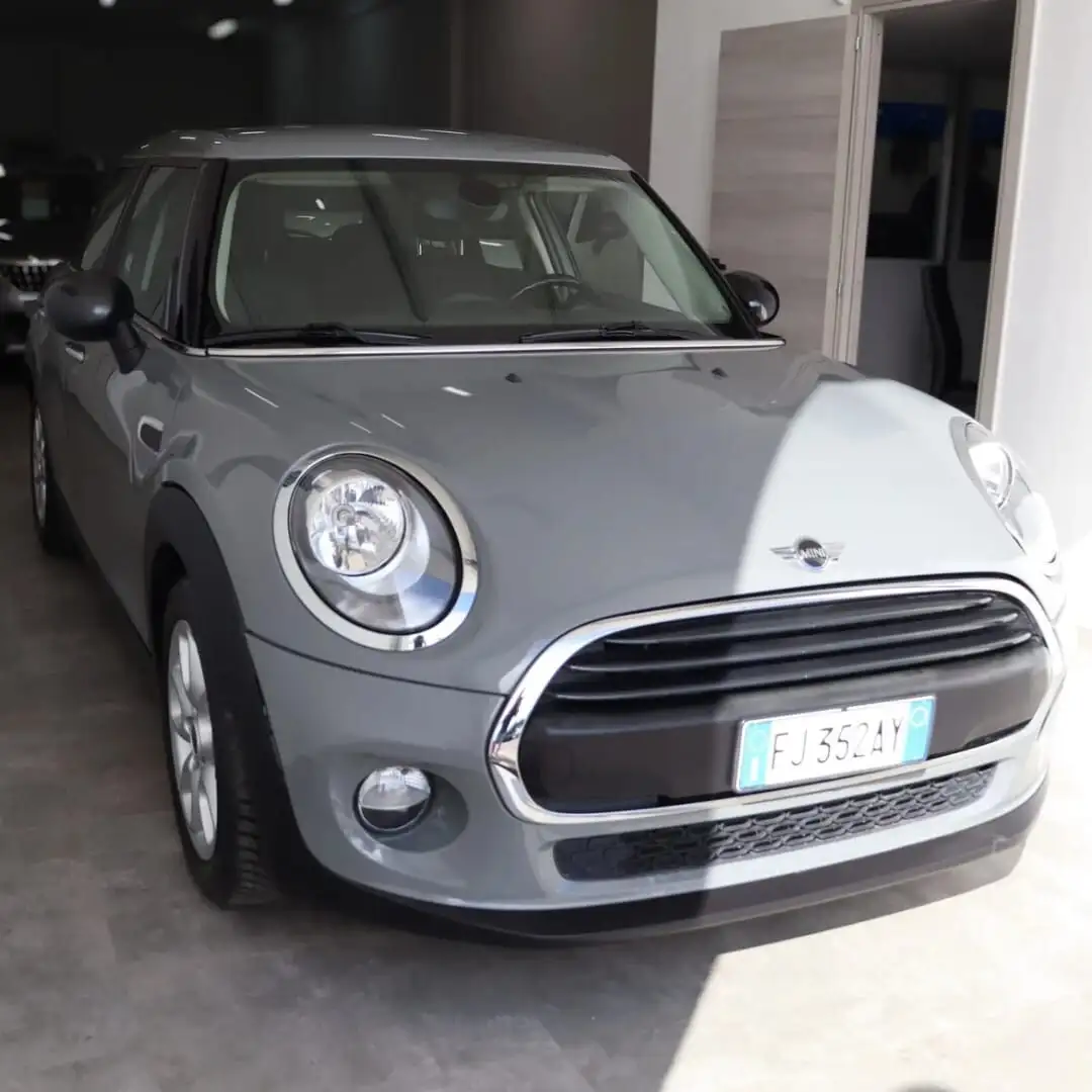 MINI Mini 1.5 Cooper D 5 porte Gris - 2