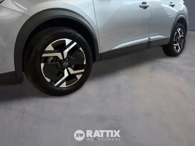 Peugeot 2008 view 4