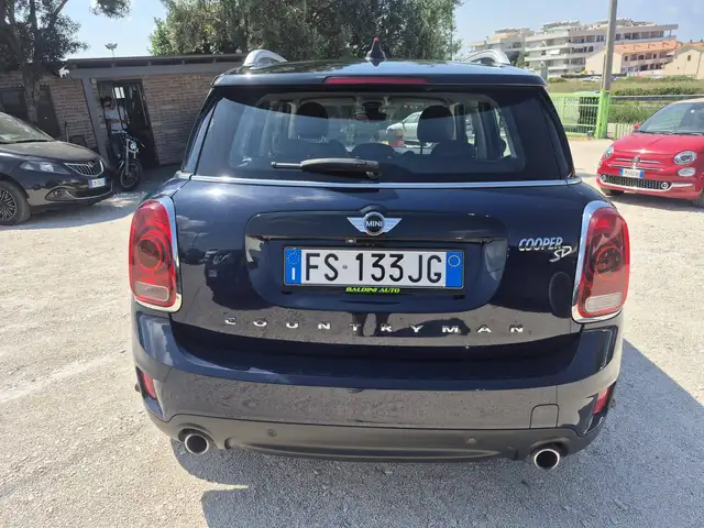 Mini Countryman view 3