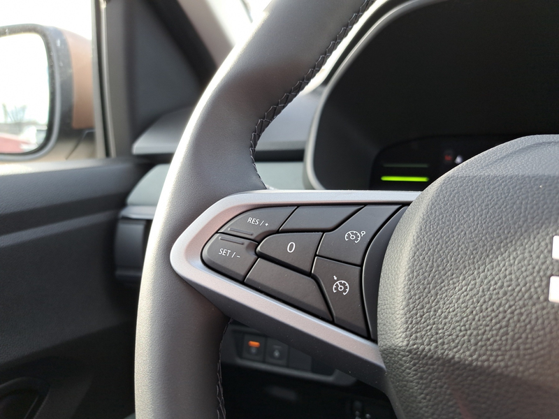 Dacia Jogger Extreme hybrid 155 — photo 15