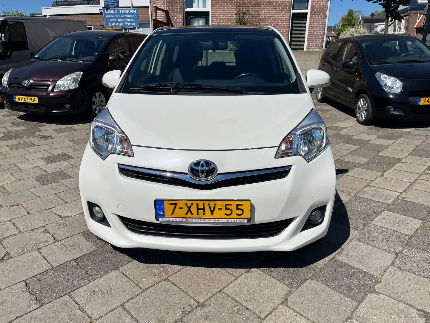 Toyota Verso-S Verso-S 1.3 VVT-i Dynamic Білий - 2