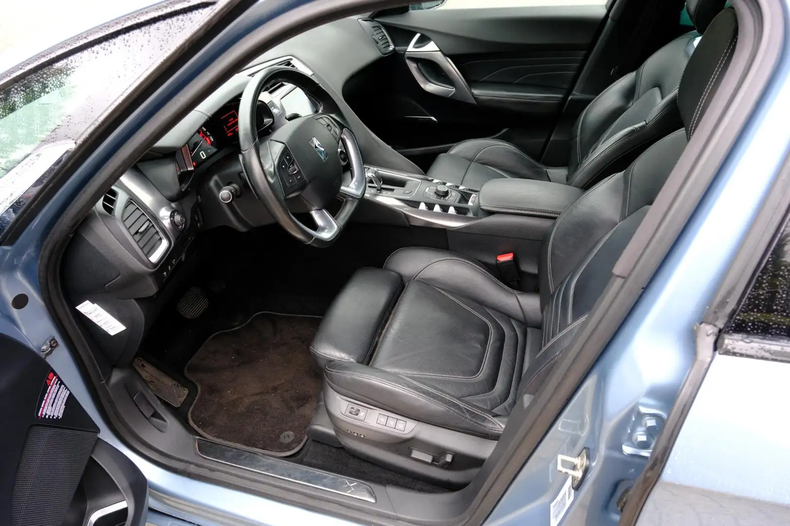 Citroen DS5 1.6 e-HDi So Chic Aut. Pano|Leder|Navi|Cam|HUD|Den Bleu - 2