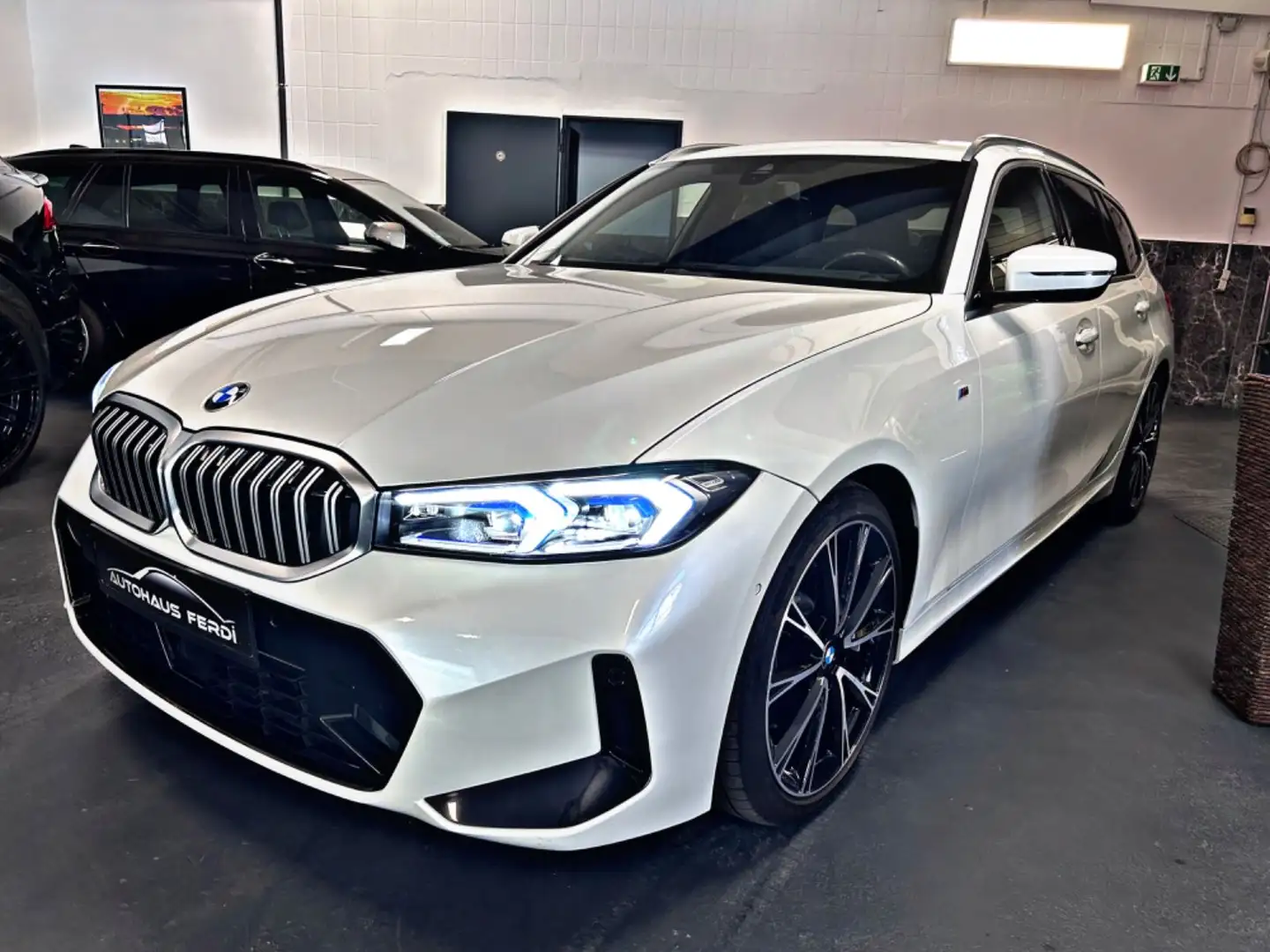 BMW 330 d M Sport Touring Panorama Memory Headup Blanc - 1