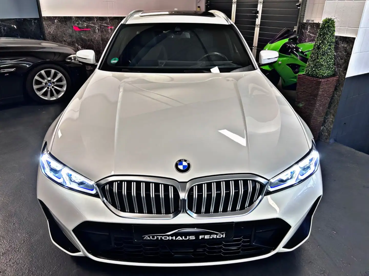 BMW 330 d M Sport Touring Panorama Memory Headup Blanc - 2