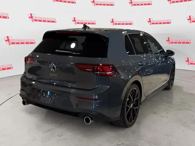 Volkswagen Golf view 4