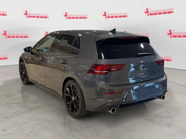 Volkswagen Golf view 3