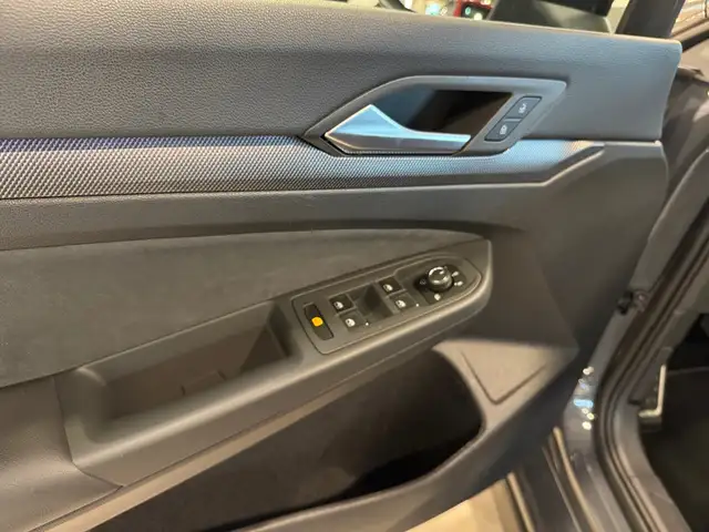 Volkswagen Golf view 9