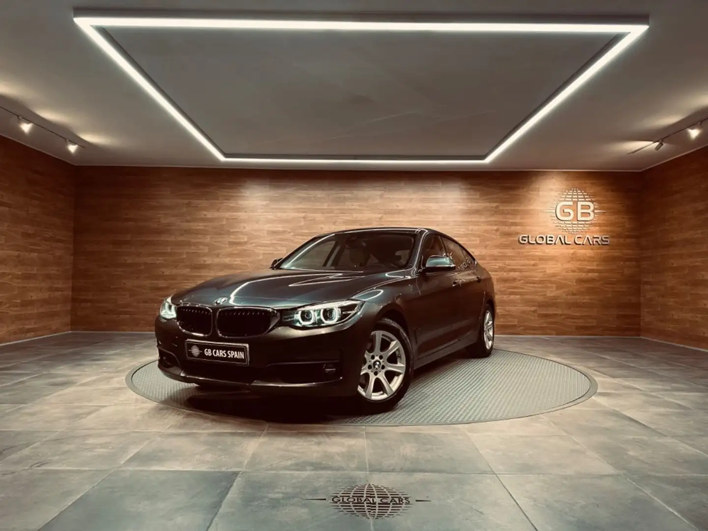 BMW 318 318d Gran Turismo Gris - 1