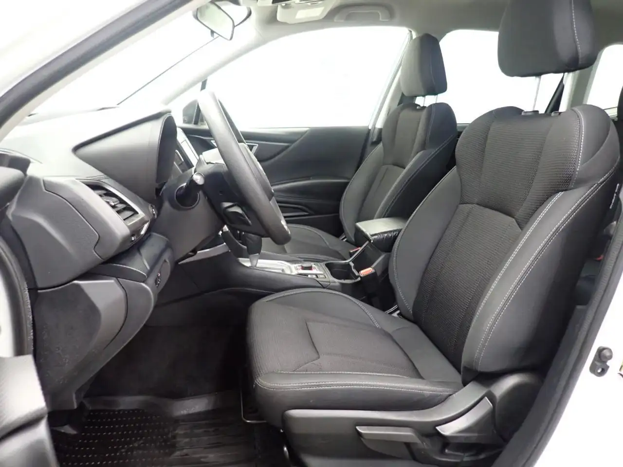 Subaru Forester снимка Subaru Forester