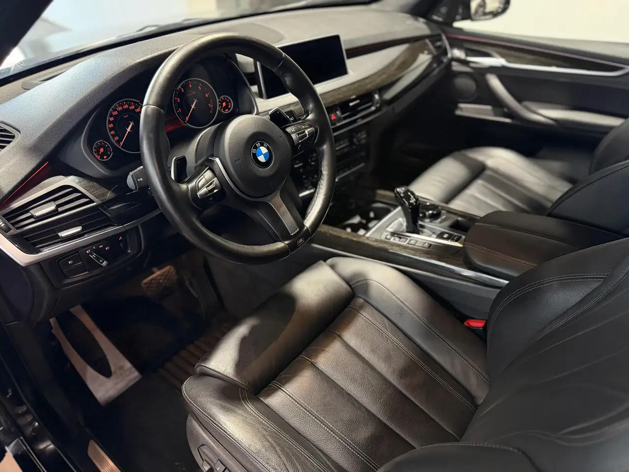 BMW X5 снимка BMW X5