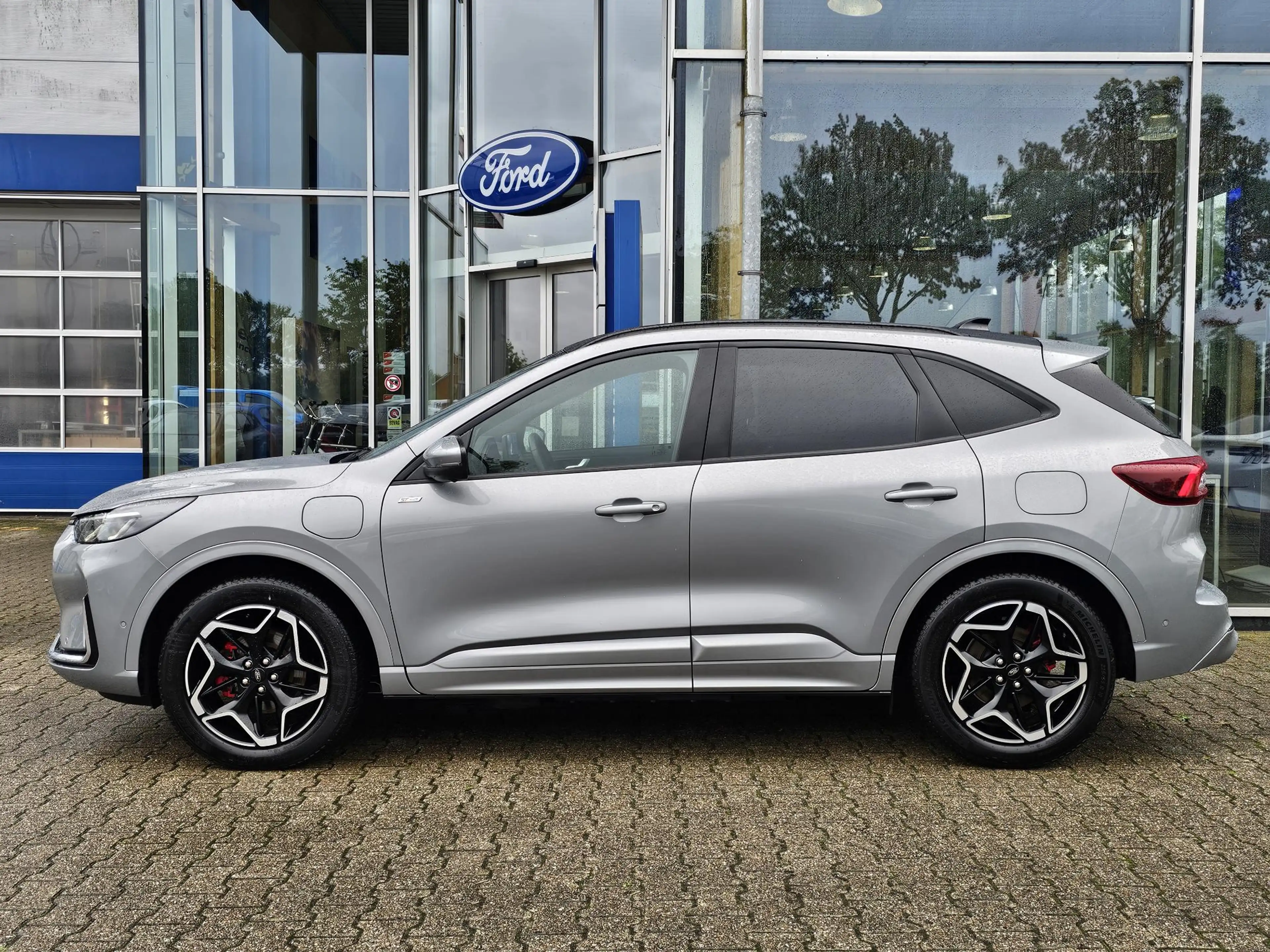 Ford Kuga 2.5 PHEV ST-Line X | Panoramadak | Wegklapbare tre — photo 2