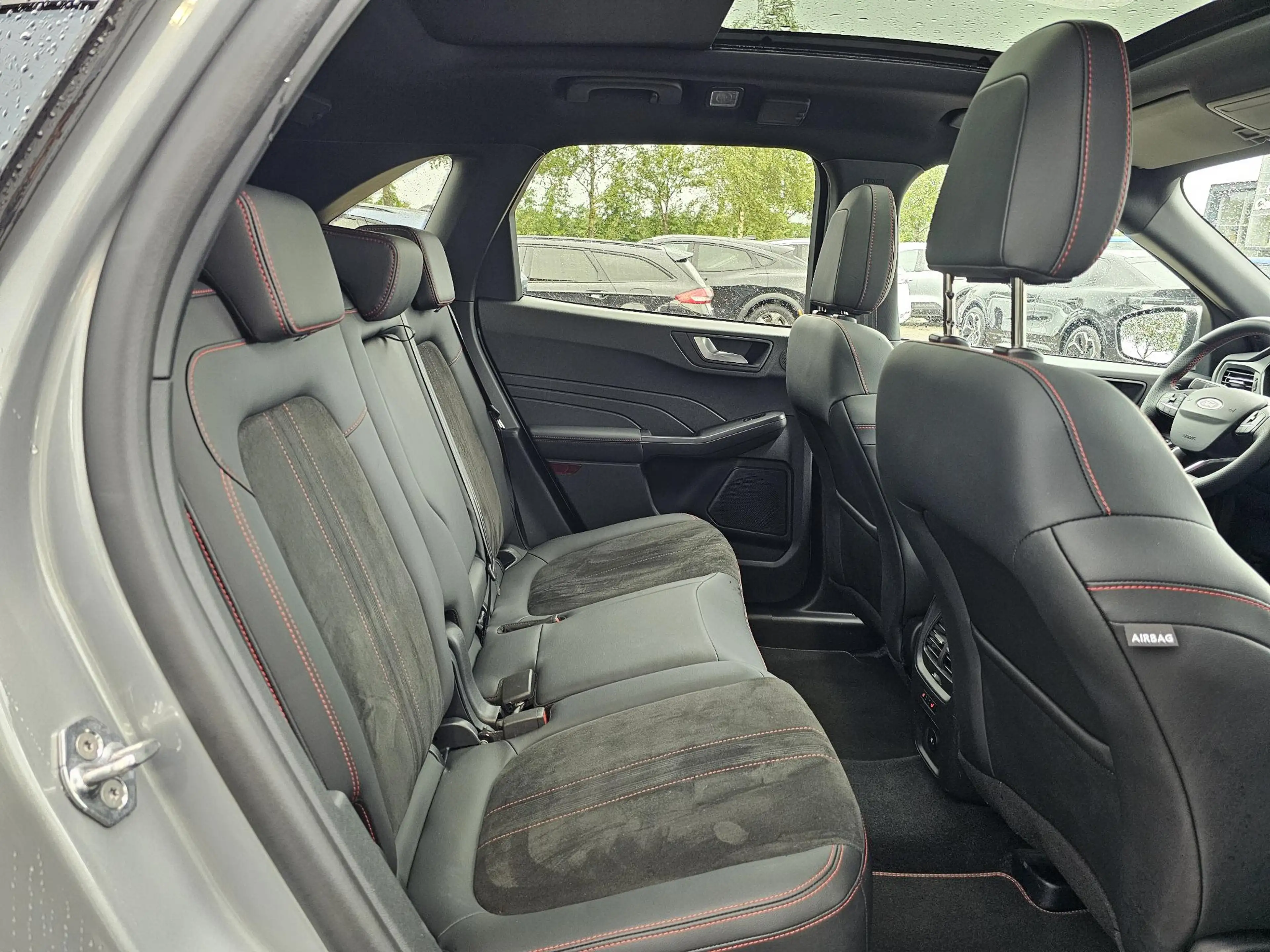 Ford Kuga 2.5 PHEV ST-Line X | Panoramadak | Wegklapbare tre — photo 8