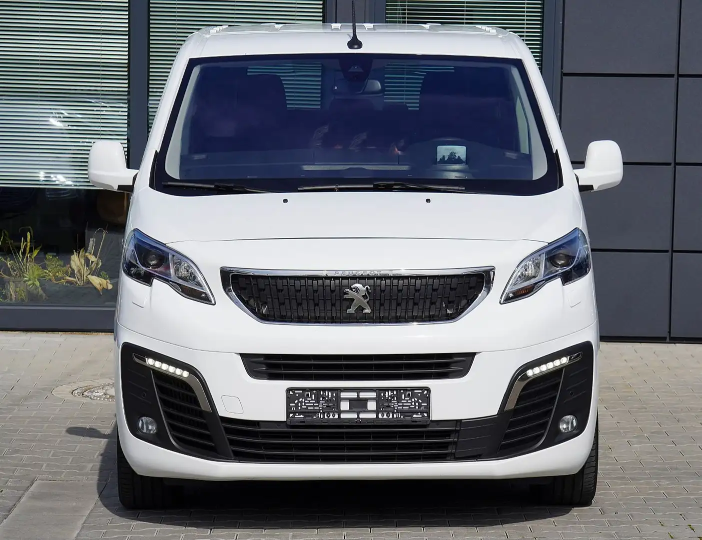 Peugeot Traveller Business L2 *MIT 2 JAHRE GARANTIE !!!* White - 2