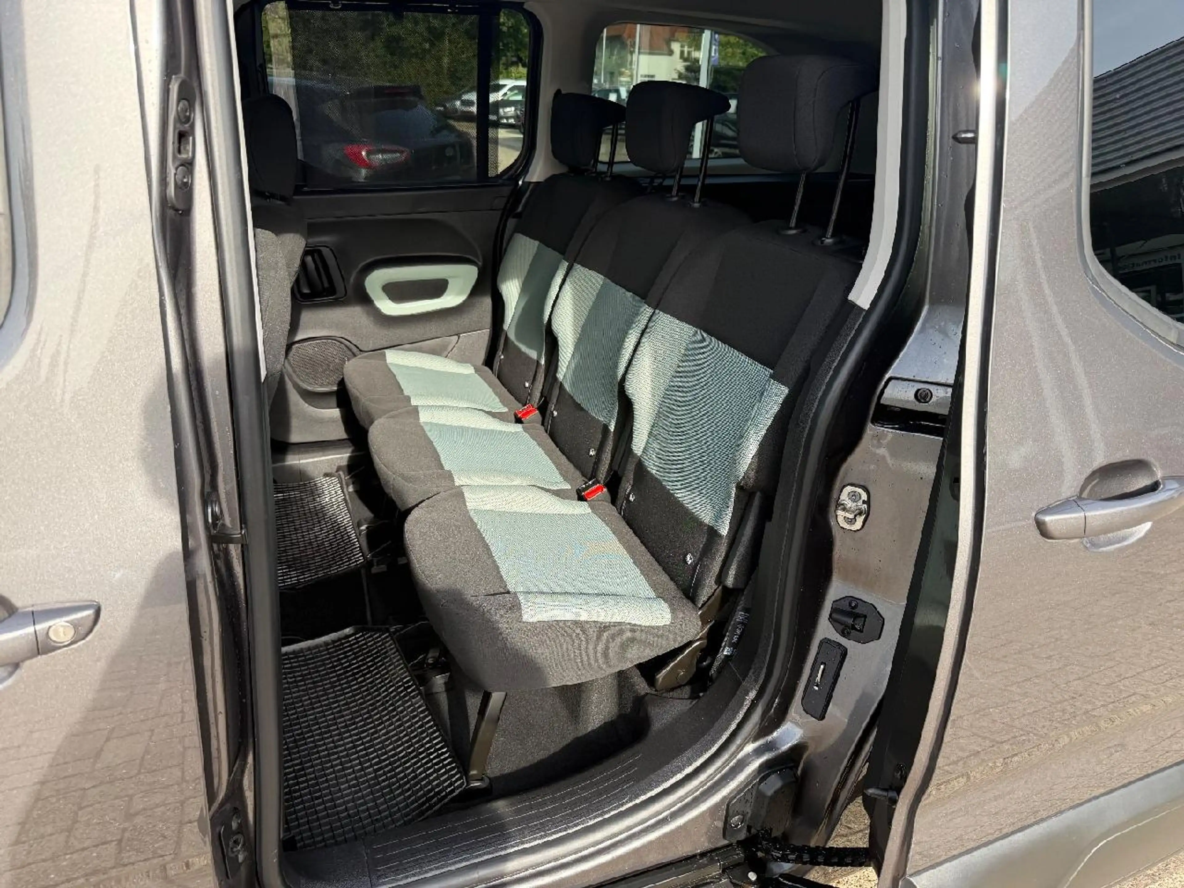 Citroen Berlingo Shine XL — photo 8