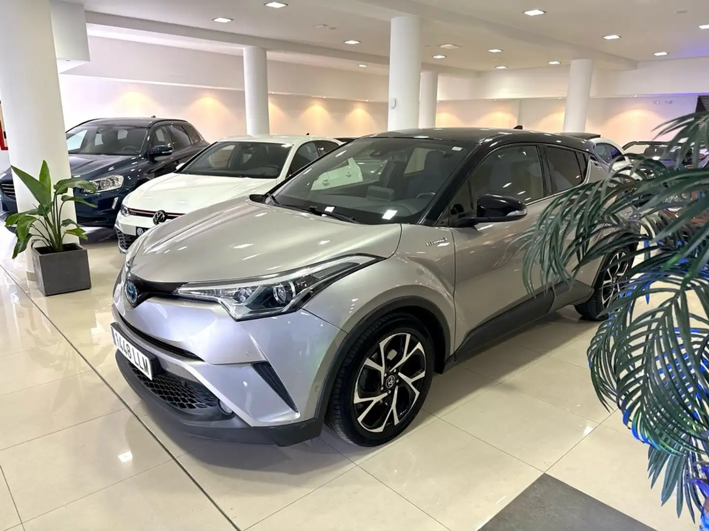 Toyota C-HR 1.8 125H Advance P.Plus P. Luxury Gris - 1