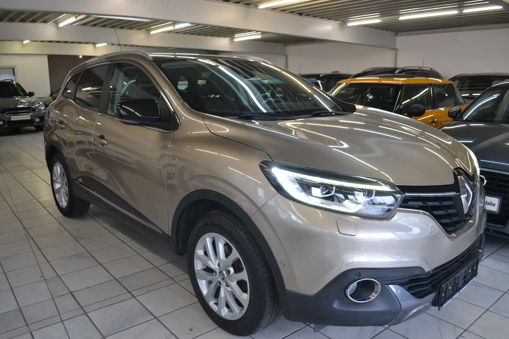 Renault Kadjar 1.6 DCI Bose Edition *PANORAMA*KAMERA360*LED*NAVIG Beige - 2