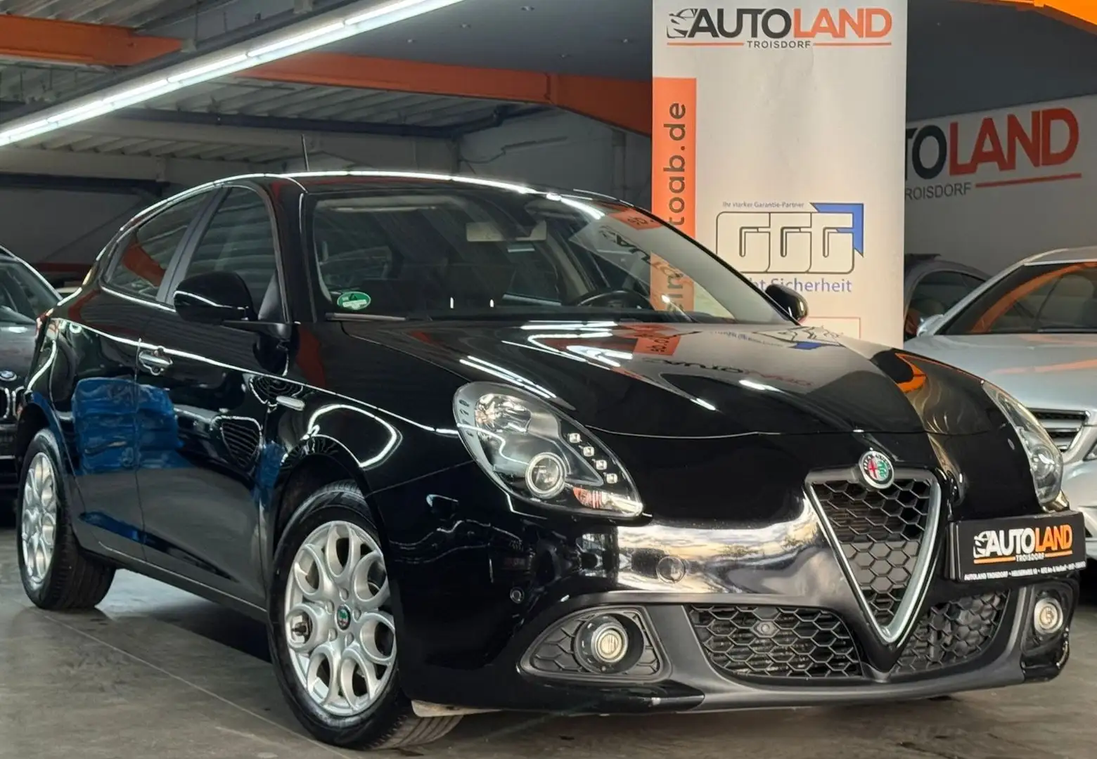 Alfa Romeo Giulietta Super 1,6 JTD*AUTOMATIK*NAVI*PDC*SHZG Schwarz - 1