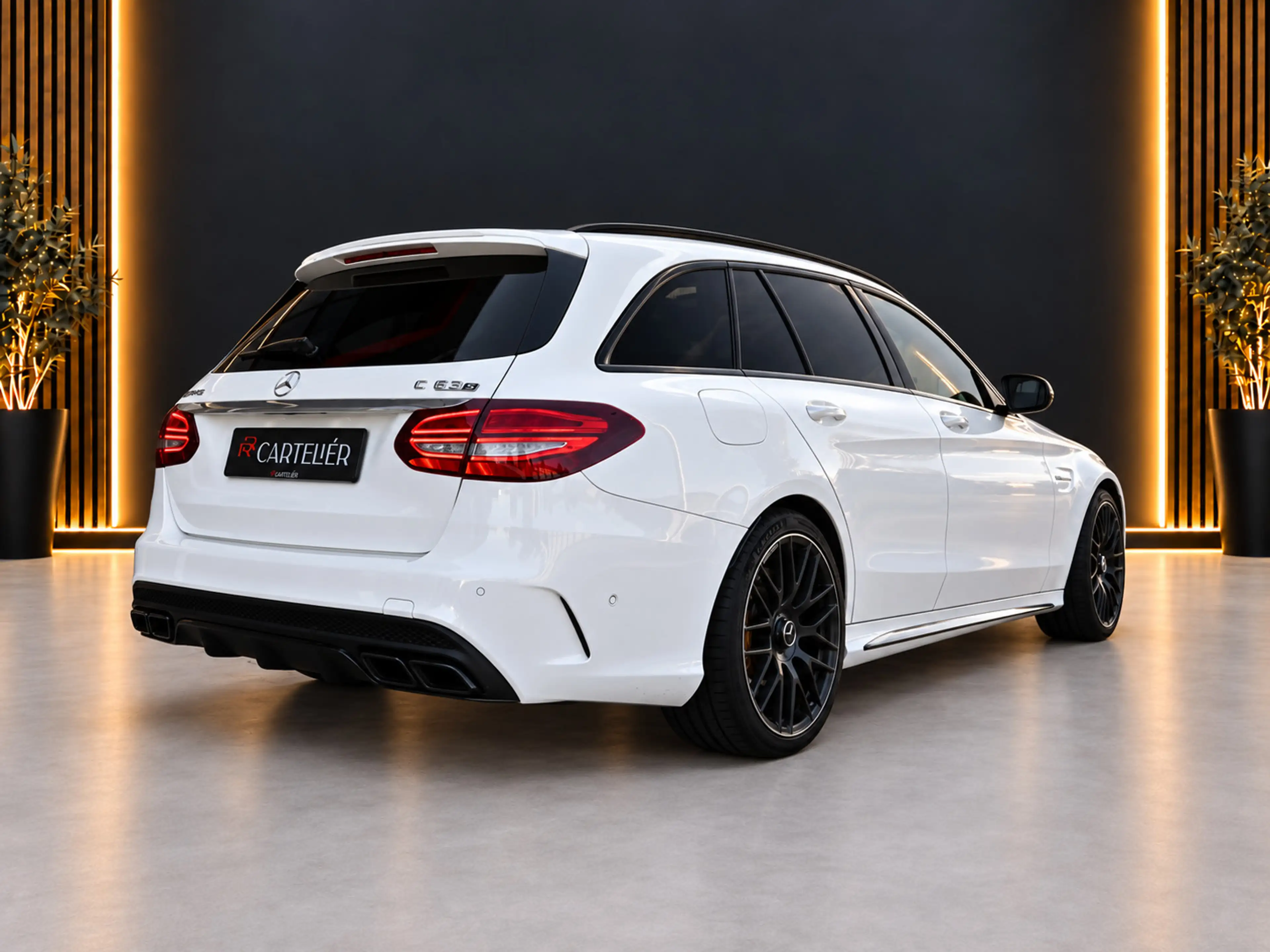 Mercedes-Benz C 63 AMG Estate S 510PK V8 BiTurbo | Pano | Kuip - Schaalst — photo 8