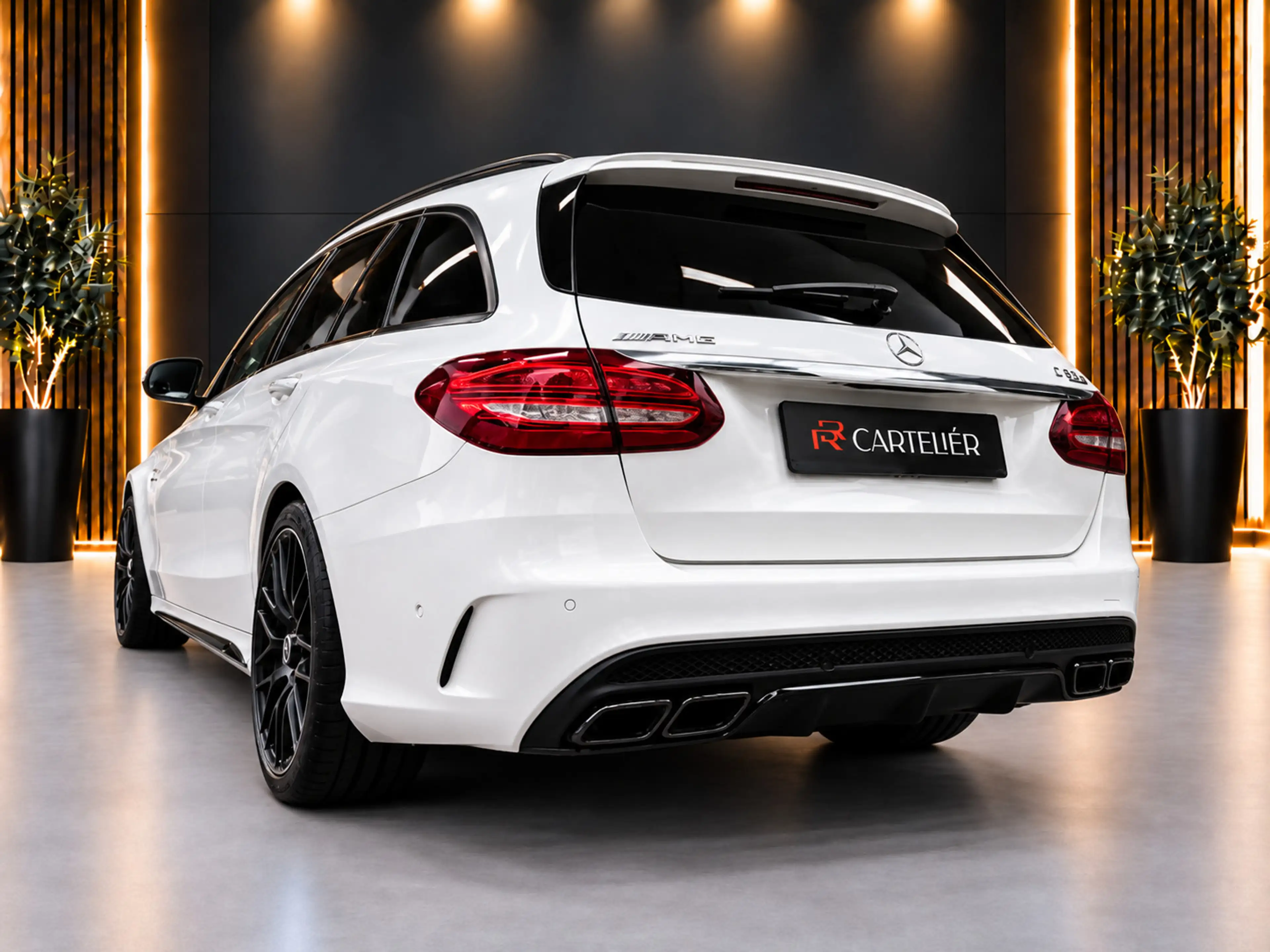 Mercedes-Benz C 63 AMG Estate S 510PK V8 BiTurbo | Pano | Kuip - Schaalst — photo 2