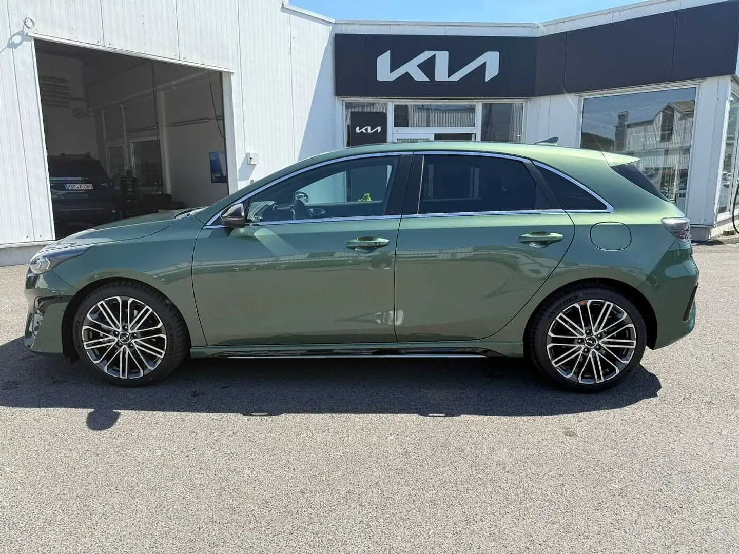 Kia Ceed / cee'd GT-Line 1.5 T-GDI DCT7 +18Z Grün - 2