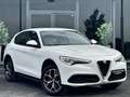 Alfa Romeo Stelvio 2.0 T AWD // Q4 // FULL OPTIONS // CARNET COMPLET Wit - thumbnail 4