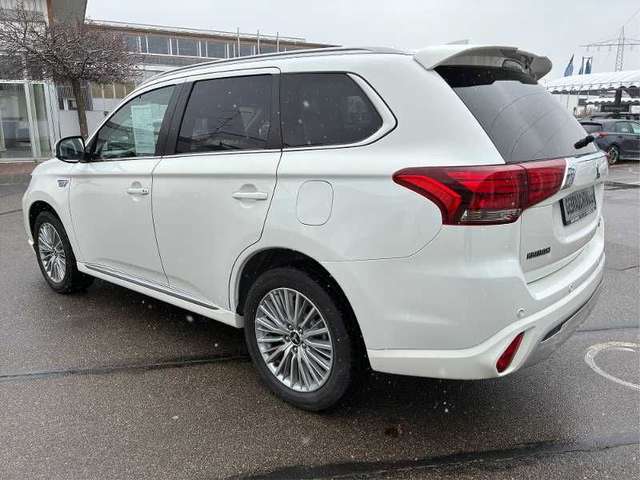 Mitsubishi Outlander 2,4 Plus FA-Paket