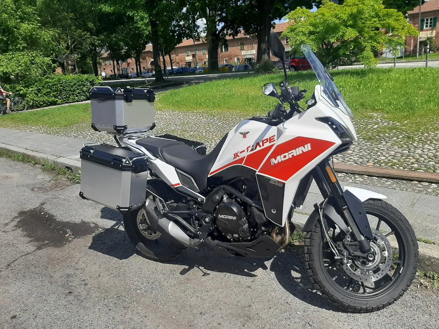 Moto Morini X-Cape Blanc - 2
