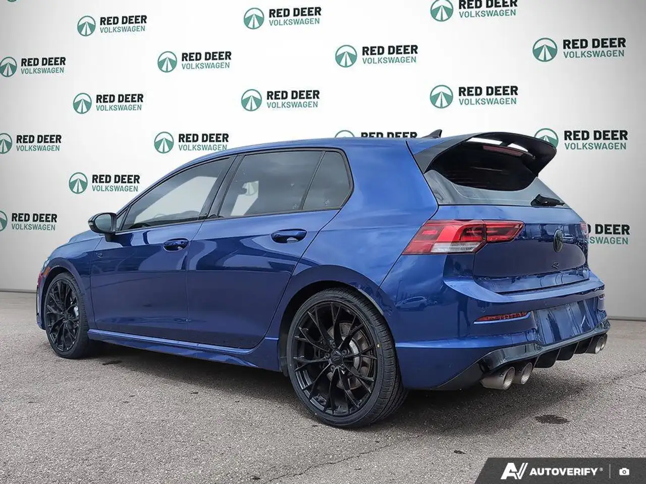 Volkswagen Golf R снимка Volkswagen Golf R