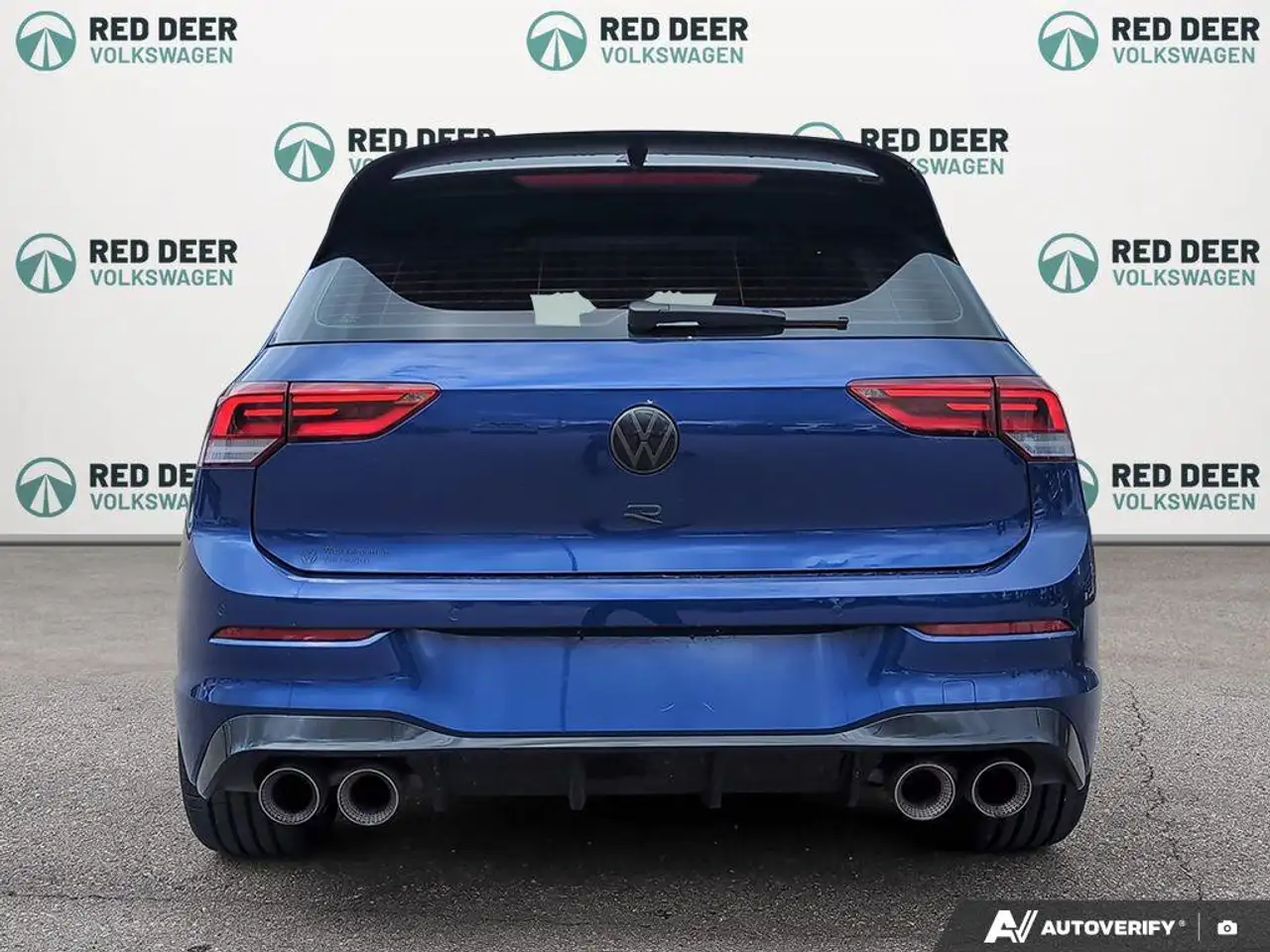 Volkswagen Golf R снимка Volkswagen Golf R