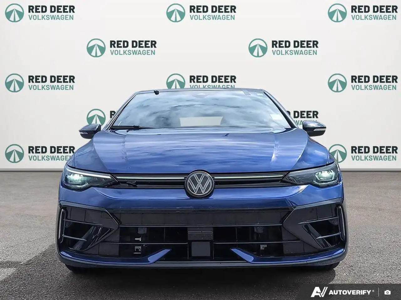 Volkswagen Golf R снимка Volkswagen Golf R