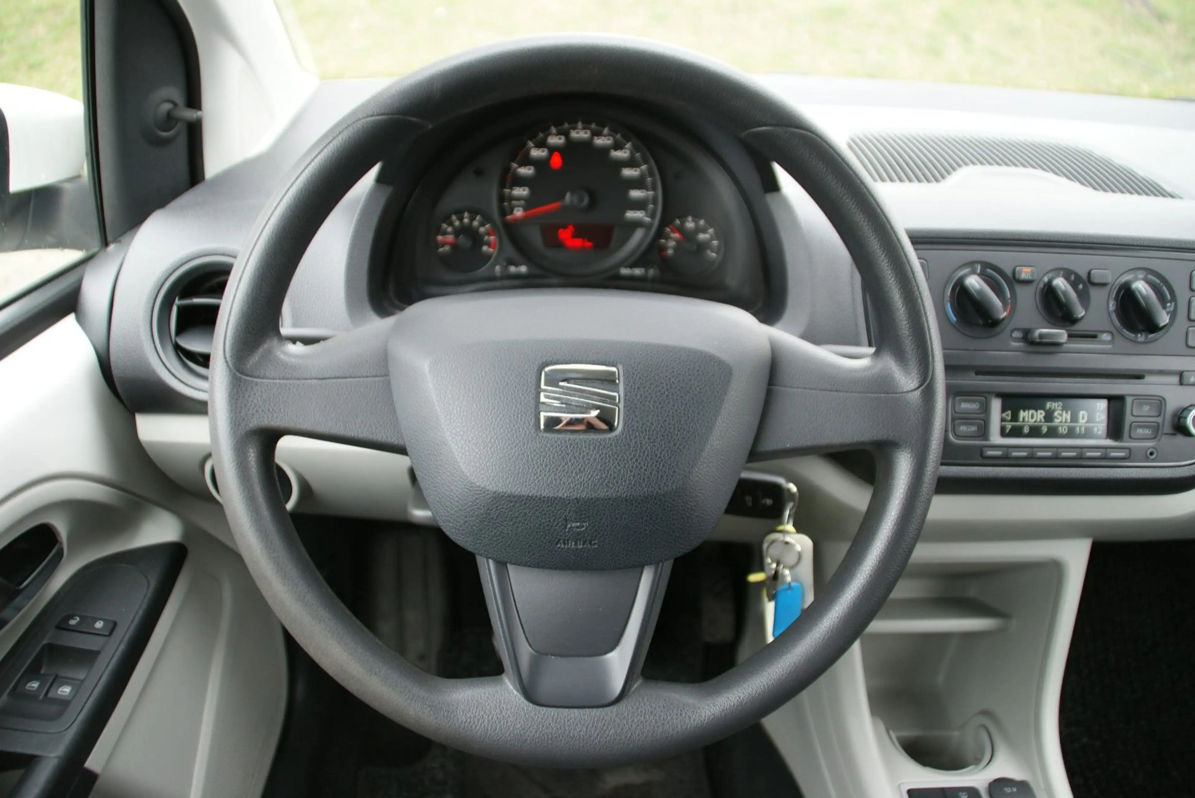 SEAT Mii Style 1.0 KLIMA SHZ EL.FH ZV FUNK — photo 9