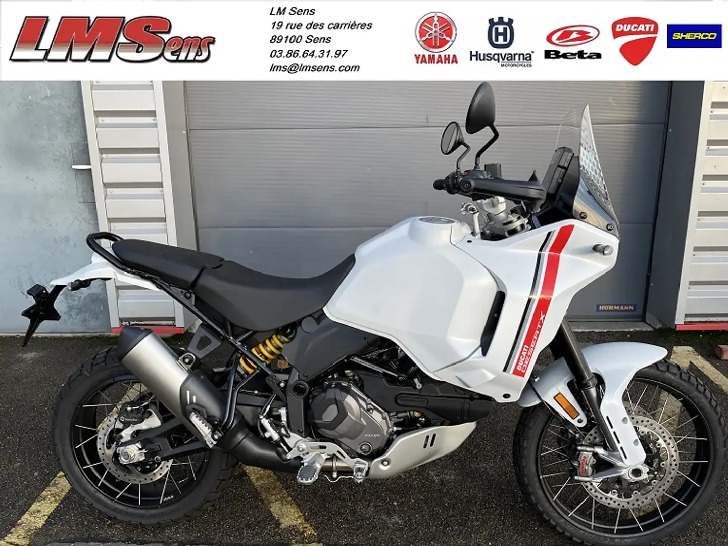 Ducati DesertX White - 1