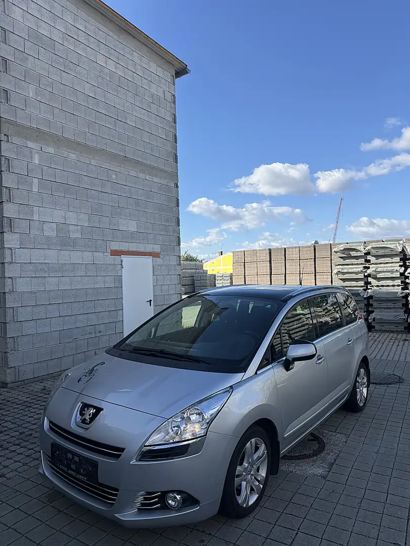 Peugeot 5008 1,6 HDI ASG6 Exclusive FAP Silber - 1