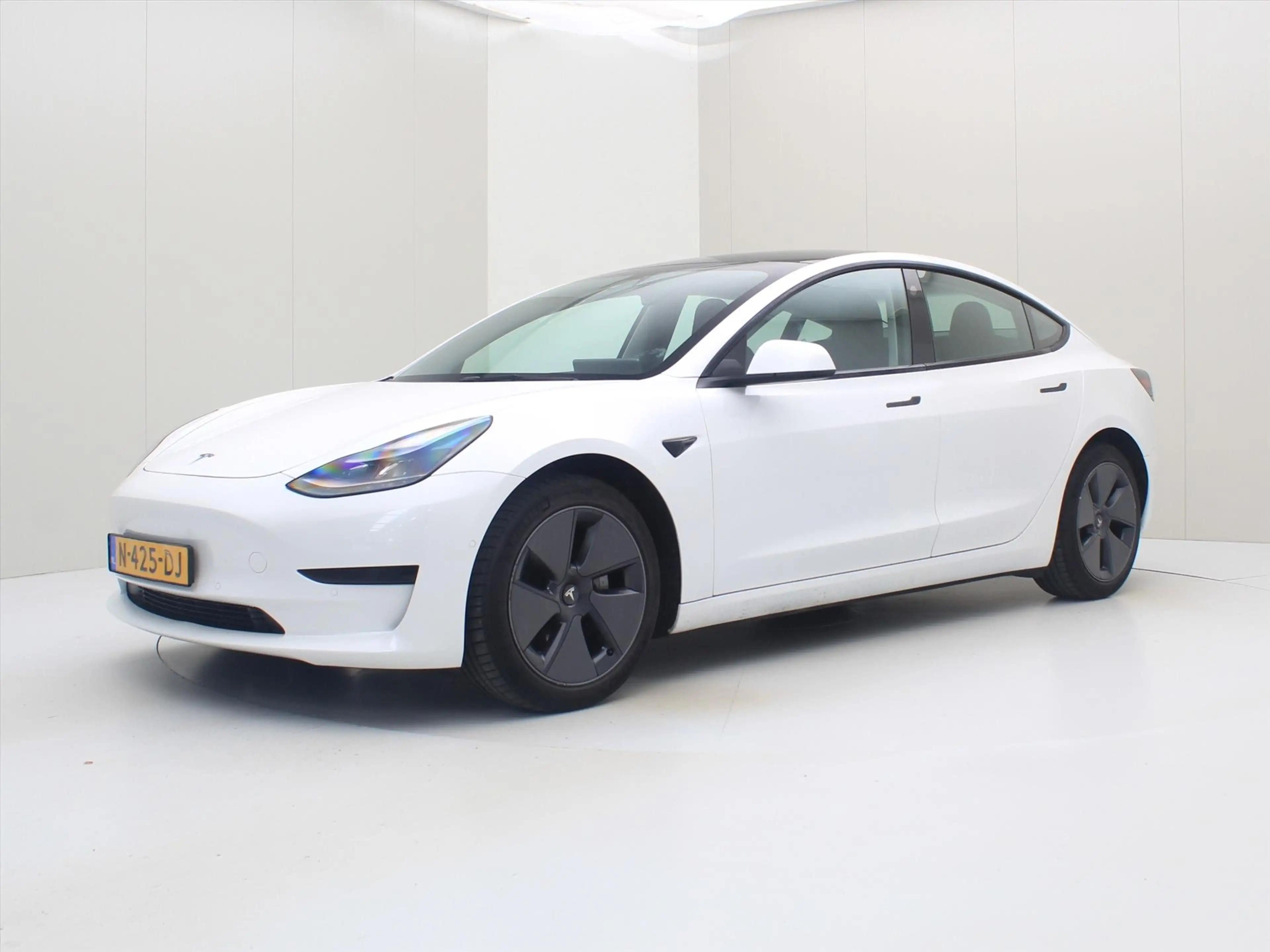 Tesla Model 3 Standard RWD Plus 90.5% SoH FACELIFT [ AUTOPILOT+L