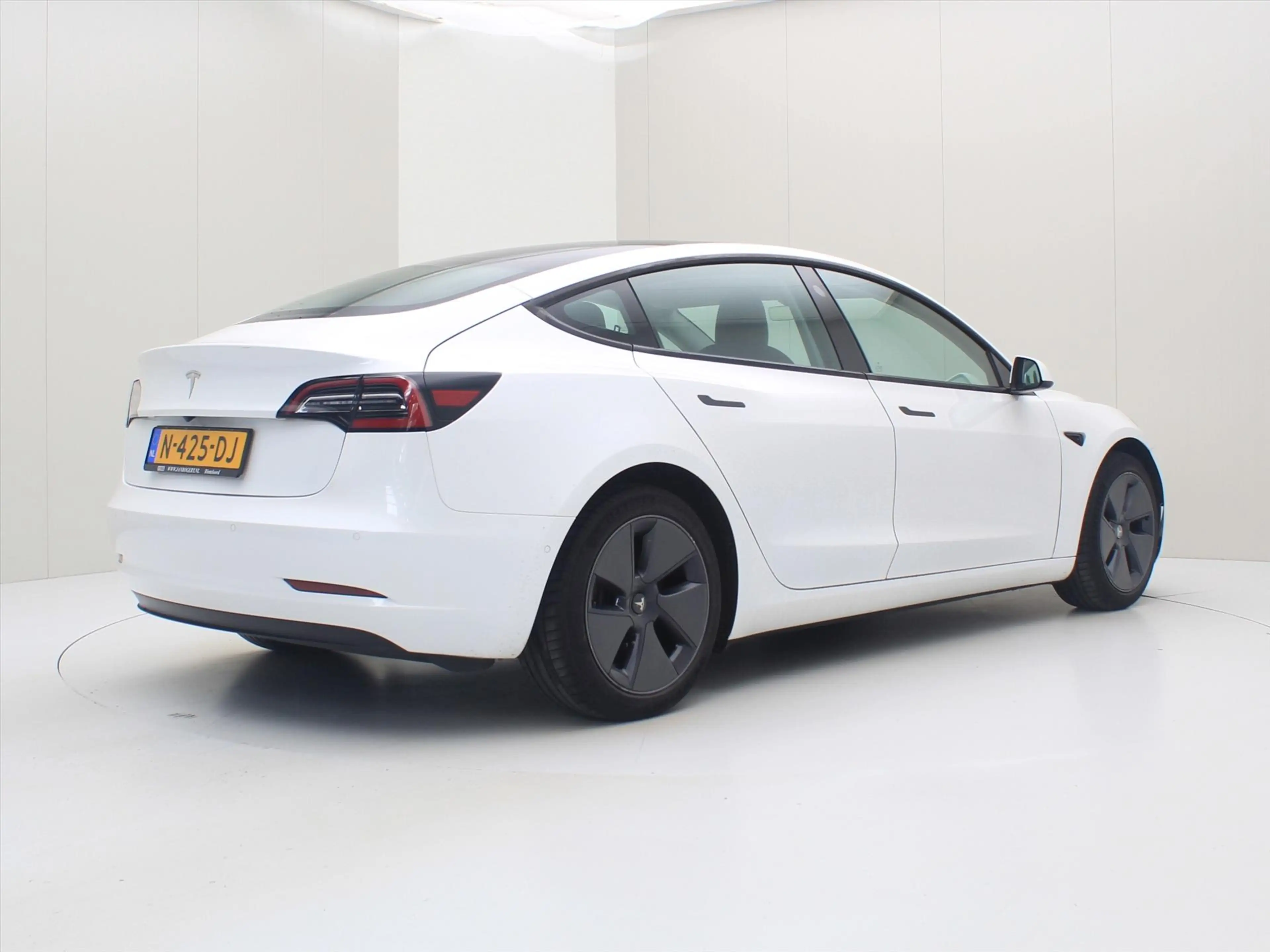 Tesla Model 3 Standard RWD Plus 90.5% SoH FACELIFT [ AUTOPILOT+L — photo 3