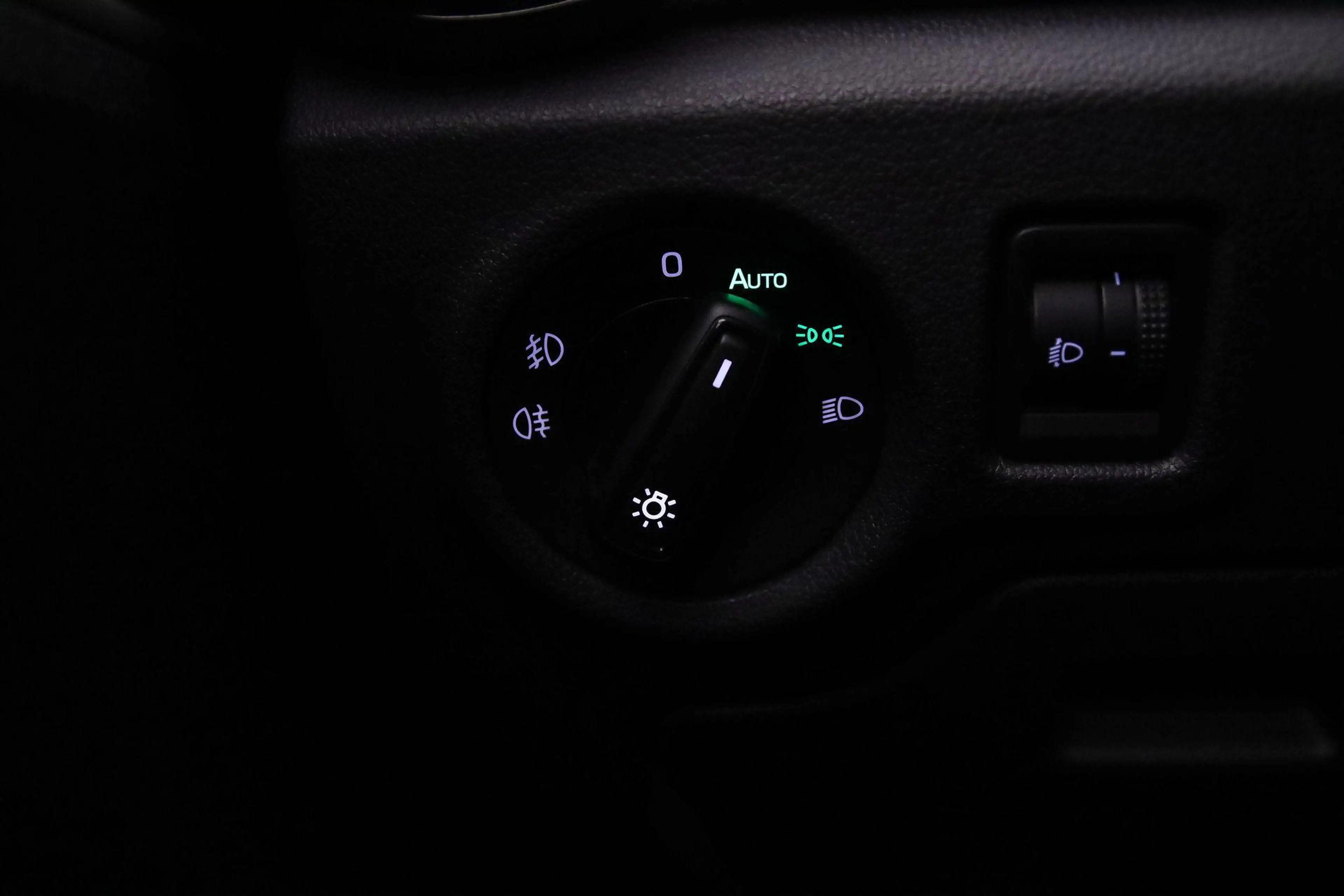 Skoda Fabia 1.0 TSI Selection 95pk, Cruise control, Parkeersen — photo 15