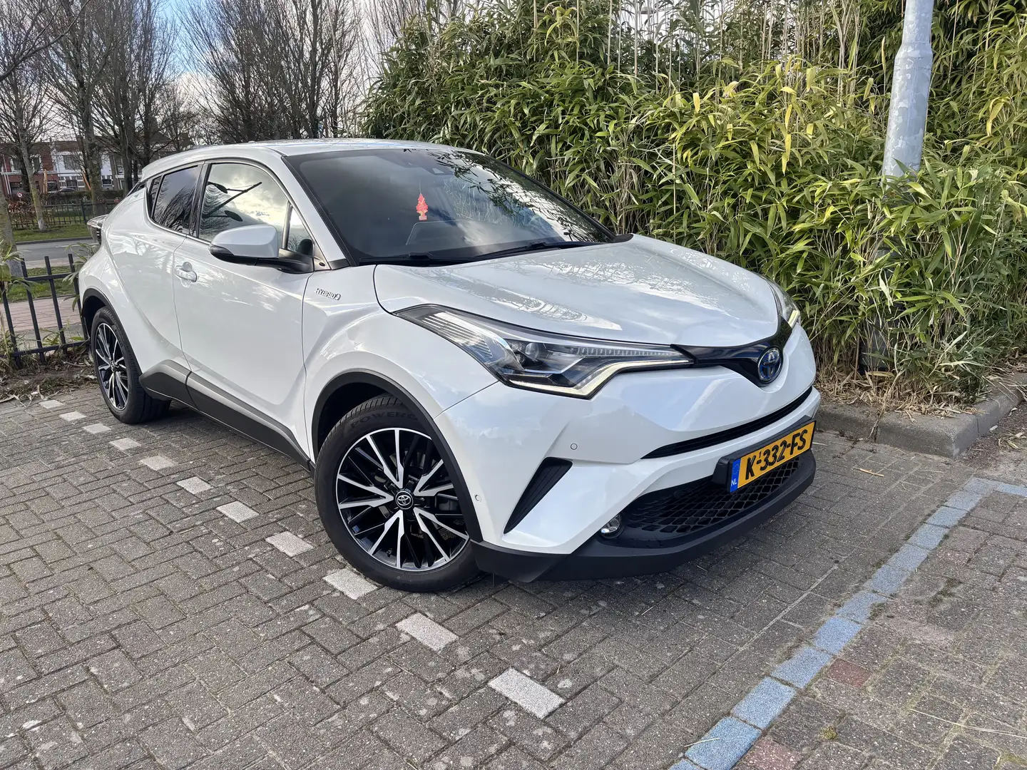 Toyota C-HR 1.8 Hybrid Executive JBL packet- Wit Parelmoer Wit - 1