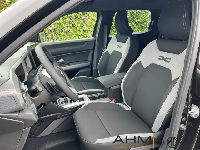 Dacia Duster view 11