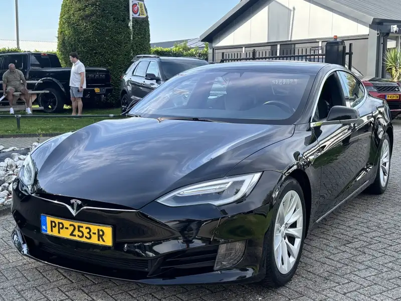 TESLA Model S