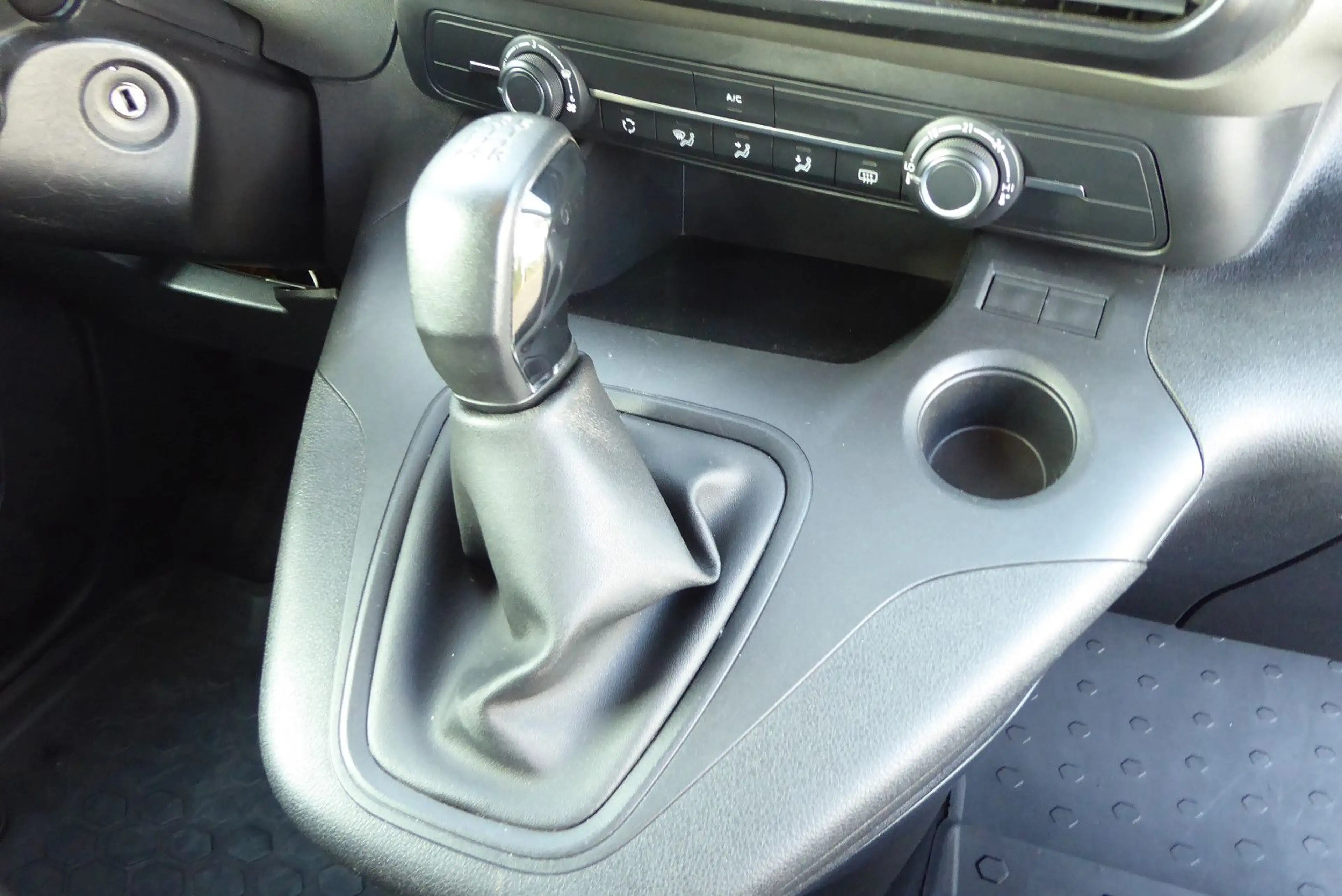 Peugeot Rifter Active L1 Navi AHK 1.Hand — photo 12