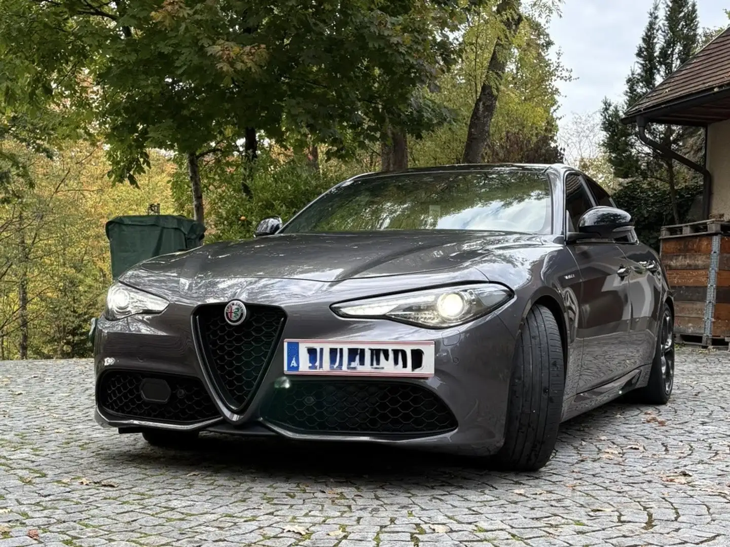 Alfa Romeo Giulia Ti + Veloce Paket 2,0 280 AT8 Q4 - 2