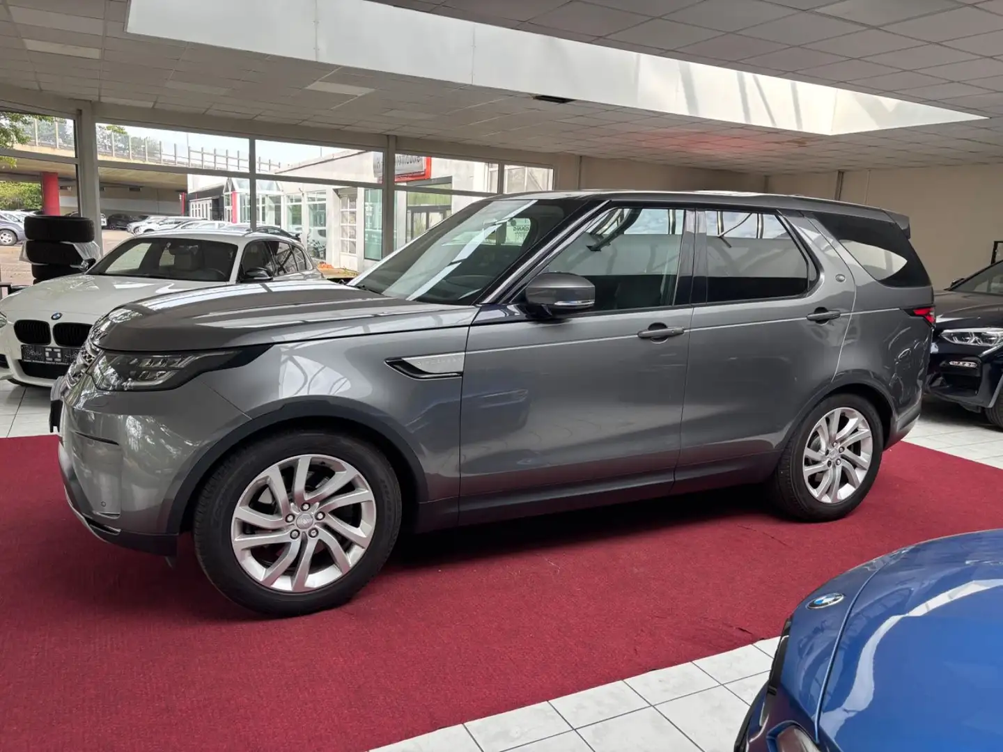 Land Rover Discovery 5 HSE Luxury TD4 NAVI+LEDER+LED+KAM+ATM Gris - 1