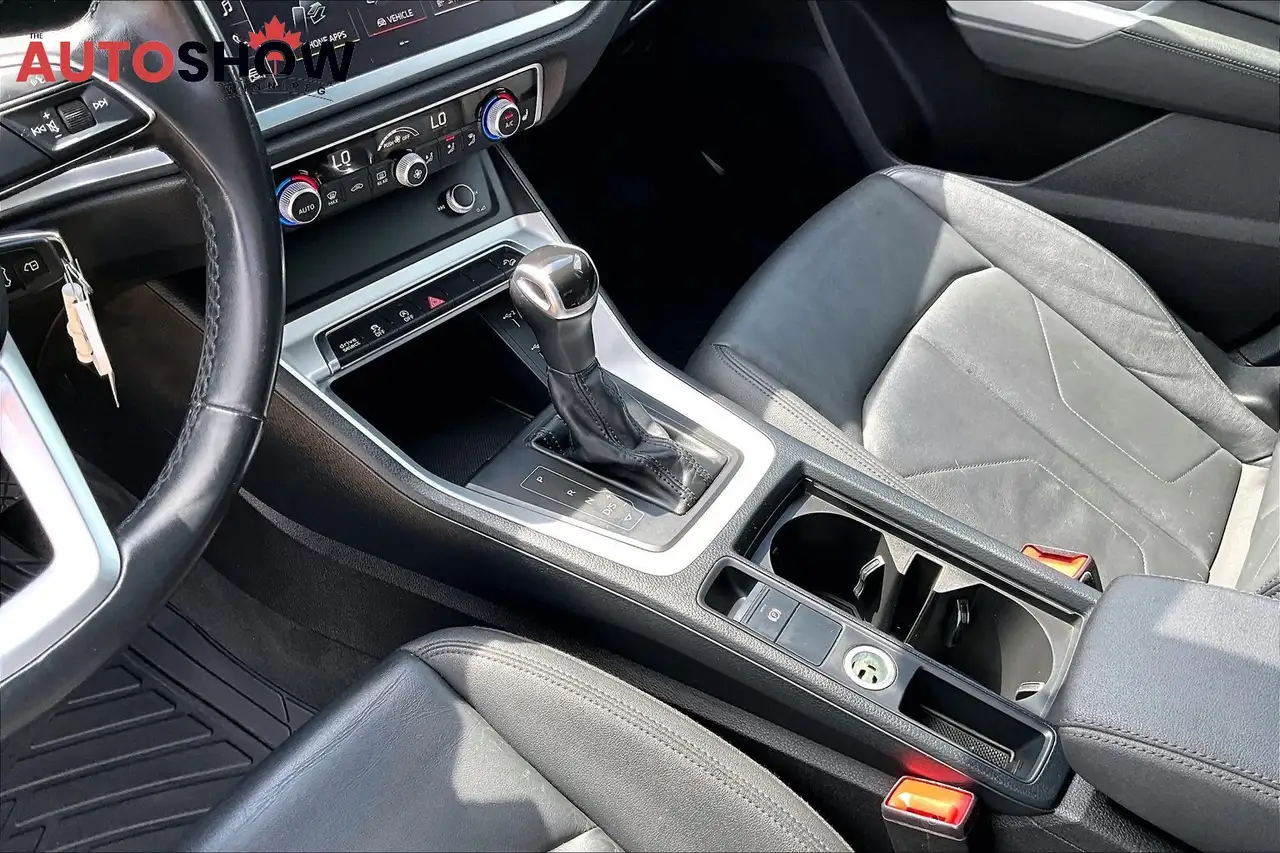 Audi Q3 снимка Audi Q3