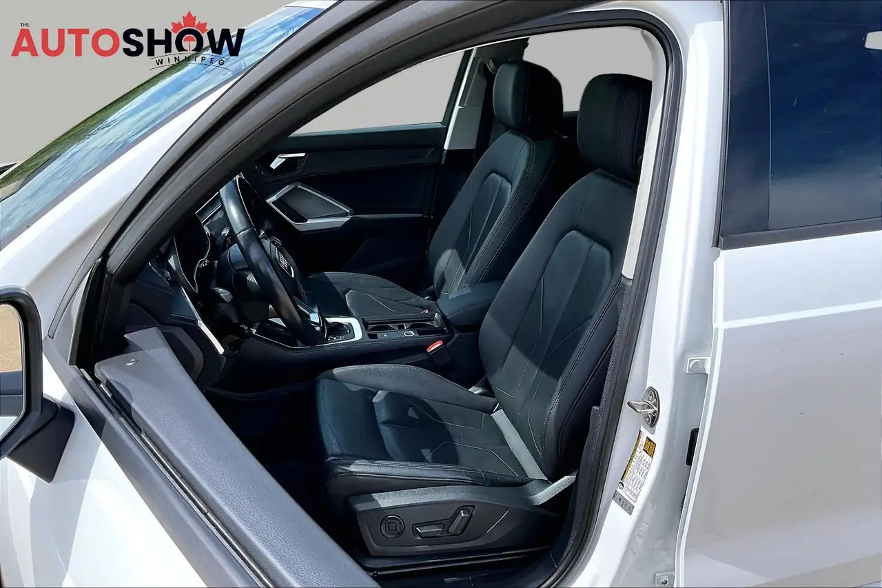 Audi Q3 снимка Audi Q3