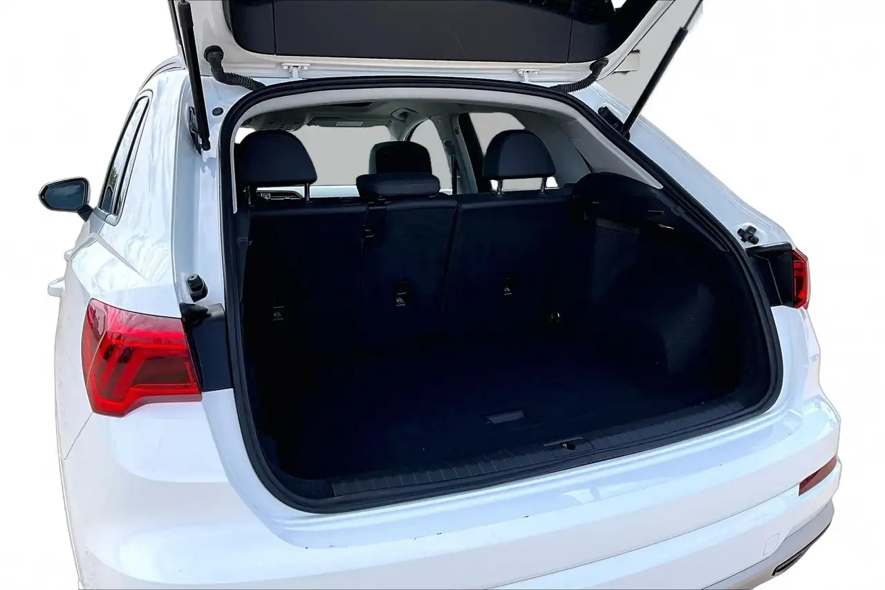 Audi Q3 снимка Audi Q3